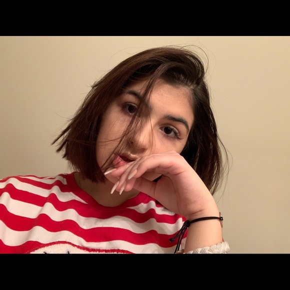 Meet your Posher, Mackenzie - Picture 3 of 7